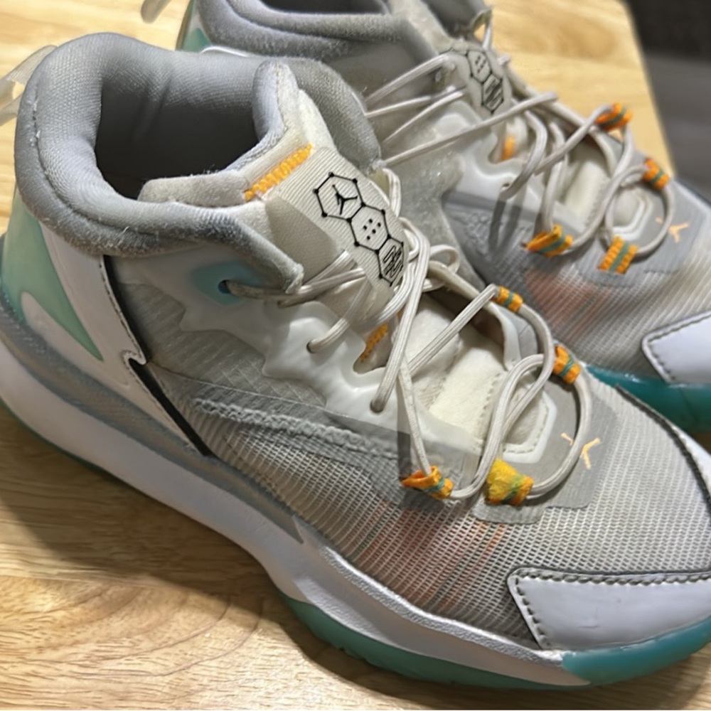 Jordan kids shoes size 11